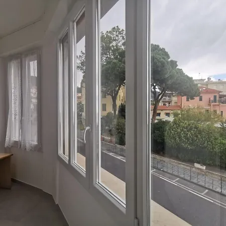 Montecarlo Гостевой дом