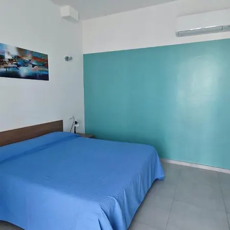 Montecarlo Konukevi Laigueglia