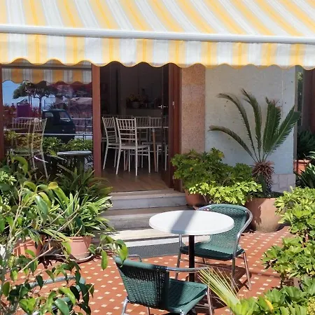 Montecarlo 게스트하우스 3*