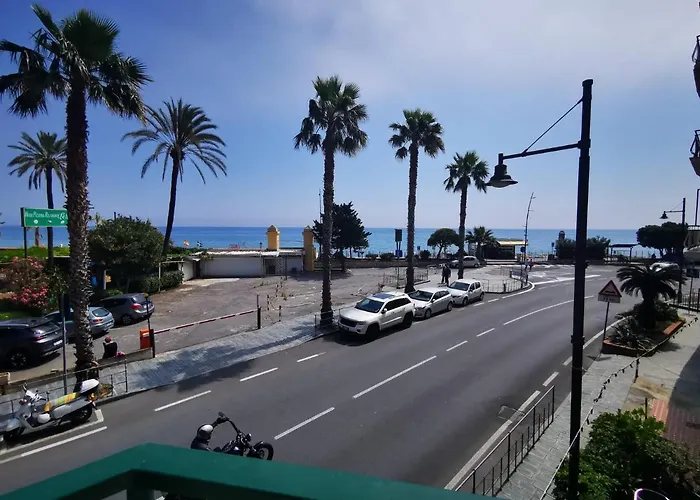 Konukevi Montecarlo Laigueglia